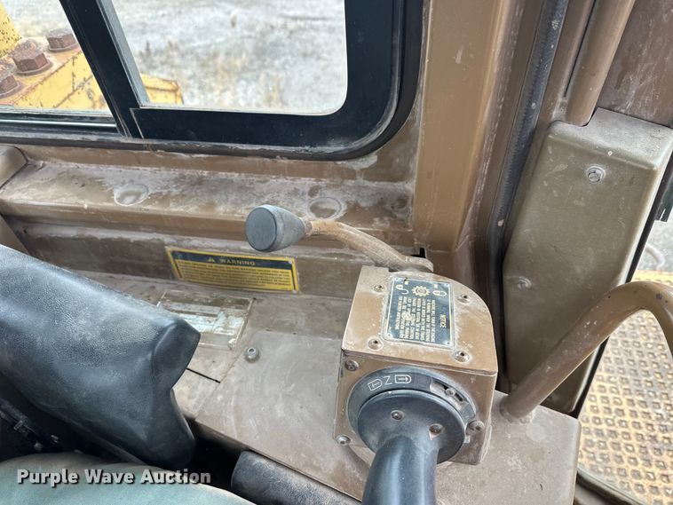 image for item DW4375 1991 Caterpillar D8N dozer