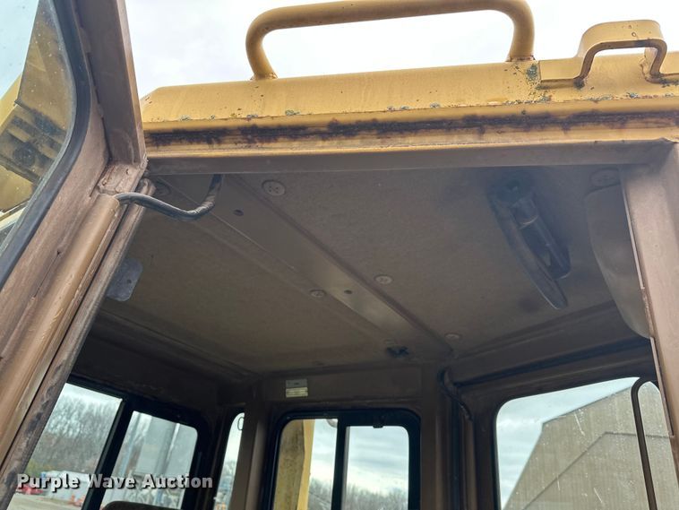 image for item DW4375 1991 Caterpillar D8N dozer