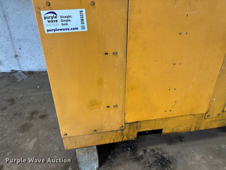 image for item DW4376 1996 Leroi air compressor