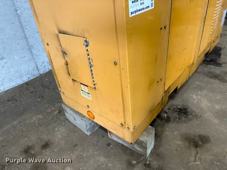 image for item DW4376 1996 Leroi air compressor