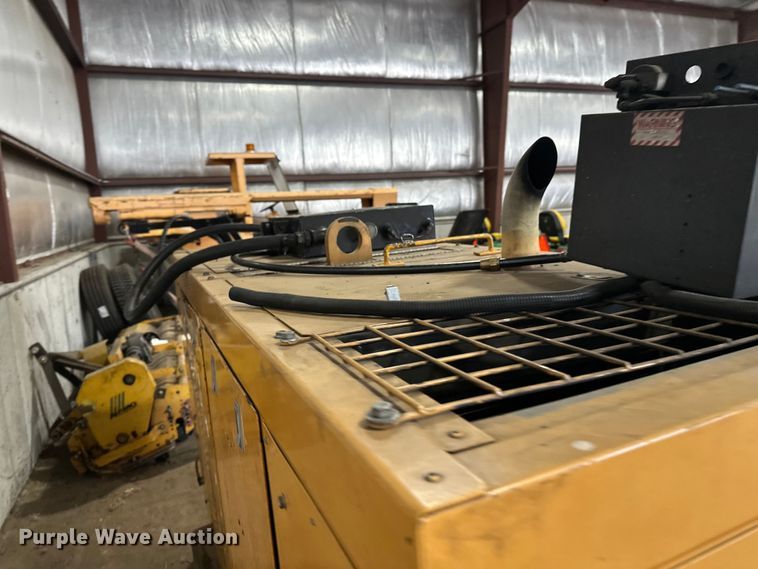 image for item DW4376 1996 Leroi air compressor