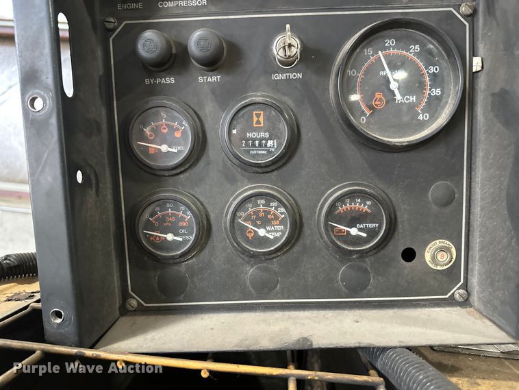 image for item DW4376 1996 Leroi air compressor