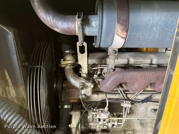 image for item DW4376 1996 Leroi air compressor