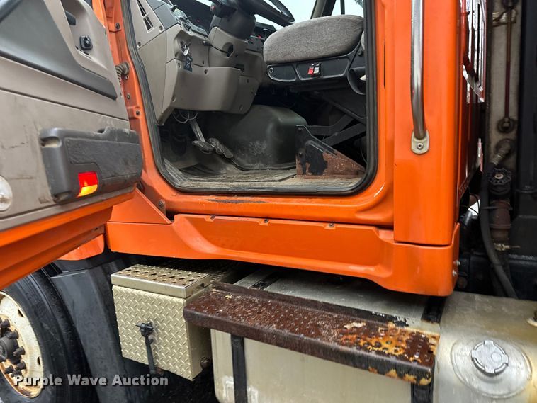 image for item DW4378 2008 Sterling LT9500 Series dump truck