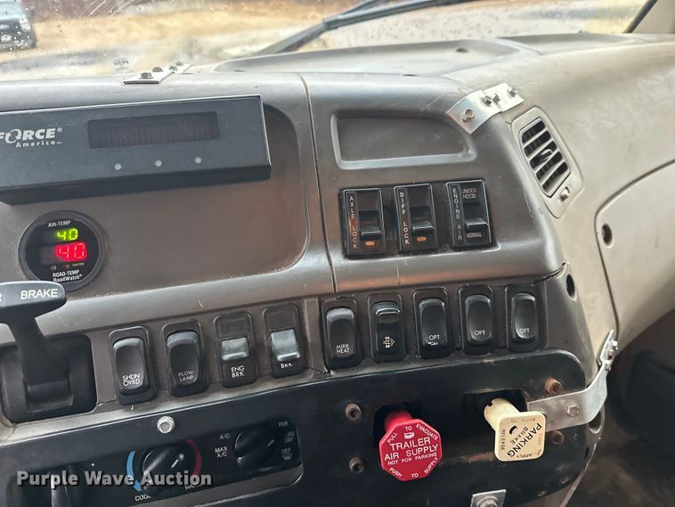 image for item DW4378 2008 Sterling LT9500 Series dump truck