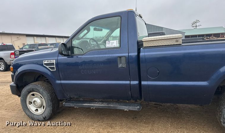 image for item DW4380 2008 Ford F250 Super Duty XL pickup truck