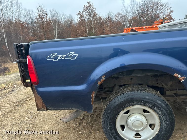 image for item DW4380 2008 Ford F250 Super Duty XL pickup truck