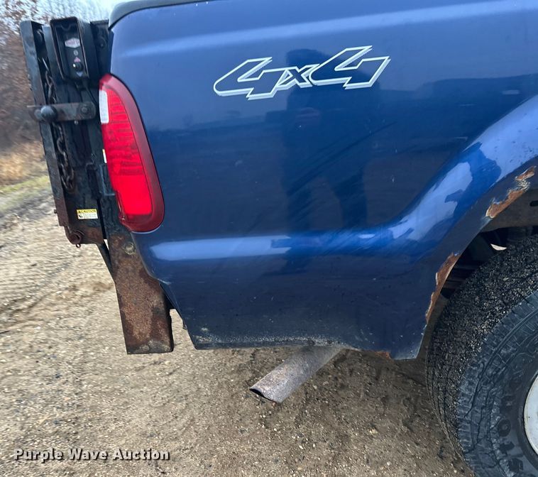 image for item DW4380 2008 Ford F250 Super Duty XL pickup truck