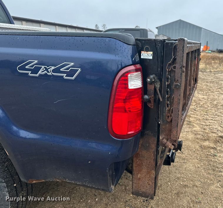 image for item DW4380 2008 Ford F250 Super Duty XL pickup truck