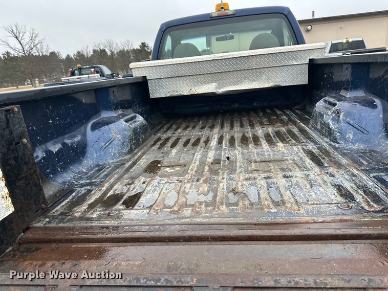 image for item DW4380 2008 Ford F250 Super Duty XL pickup truck