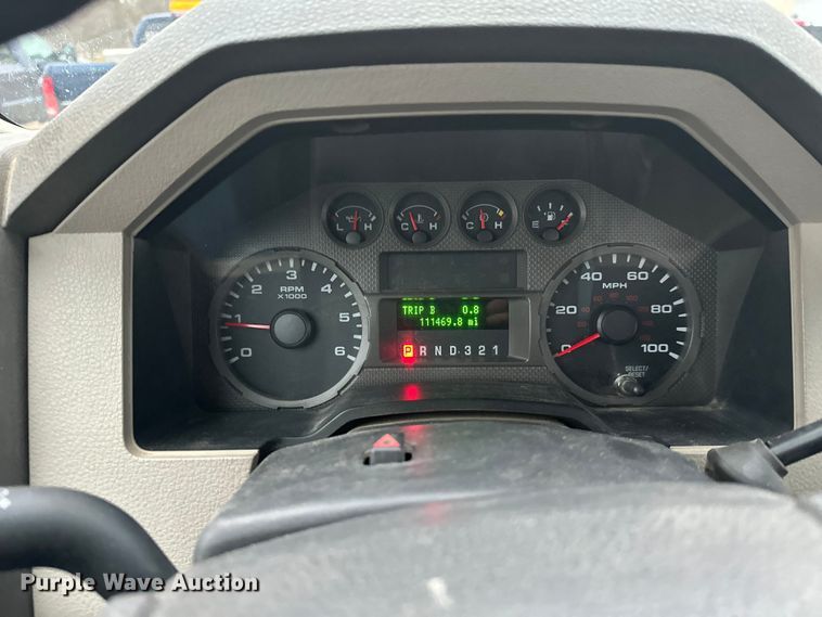 image for item DW4380 2008 Ford F250 Super Duty XL pickup truck