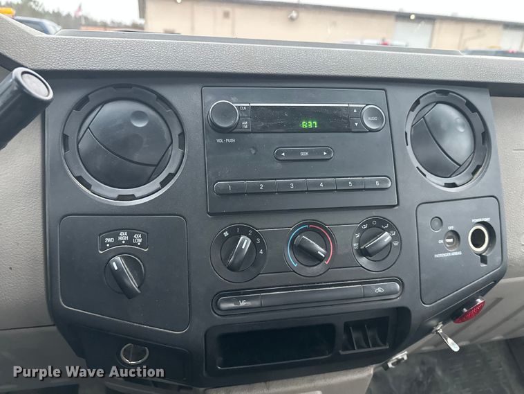 image for item DW4380 2008 Ford F250 Super Duty XL pickup truck