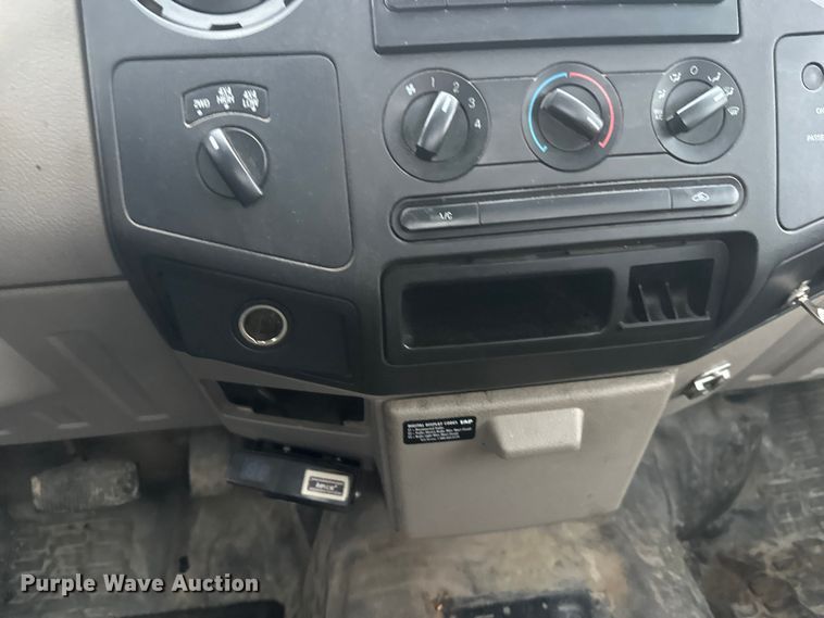 image for item DW4380 2008 Ford F250 Super Duty XL pickup truck