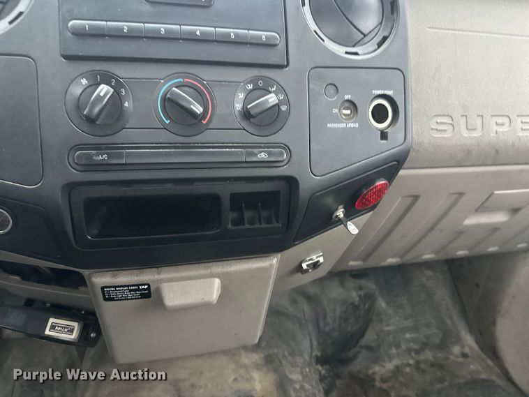 image for item DW4380 2008 Ford F250 Super Duty XL pickup truck