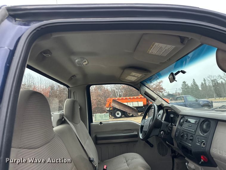 image for item DW4380 2008 Ford F250 Super Duty XL pickup truck