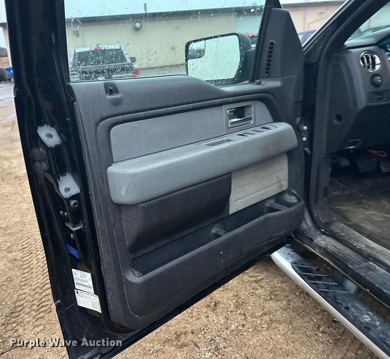 image for item DW4382 2011 Ford F150 XLT SuperCrew pickup truck