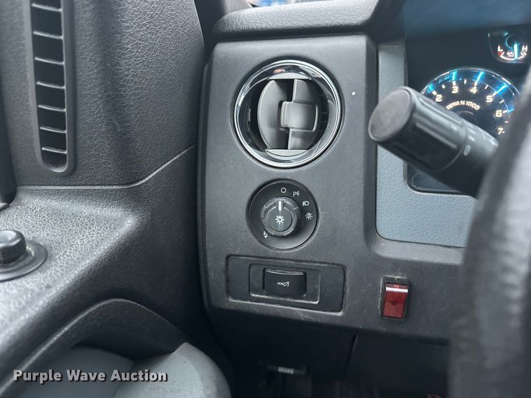 image for item DW4382 2011 Ford F150 XLT SuperCrew pickup truck