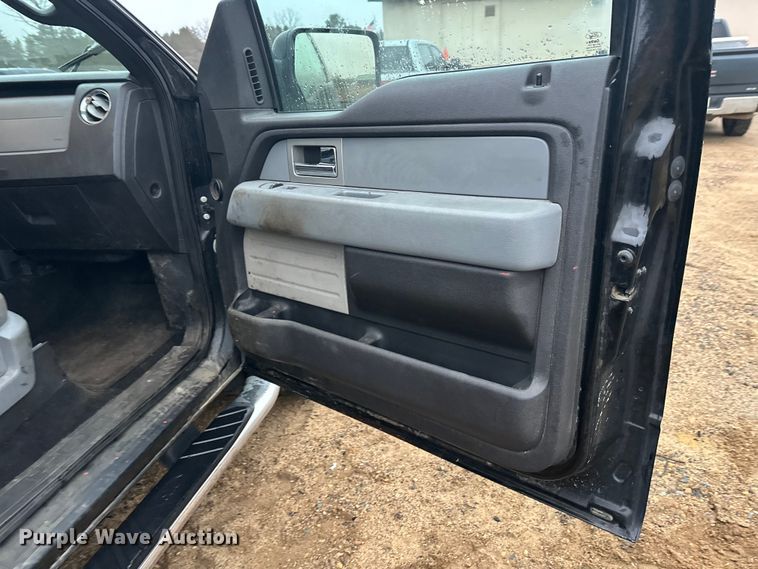 image for item DW4382 2011 Ford F150 XLT SuperCrew pickup truck