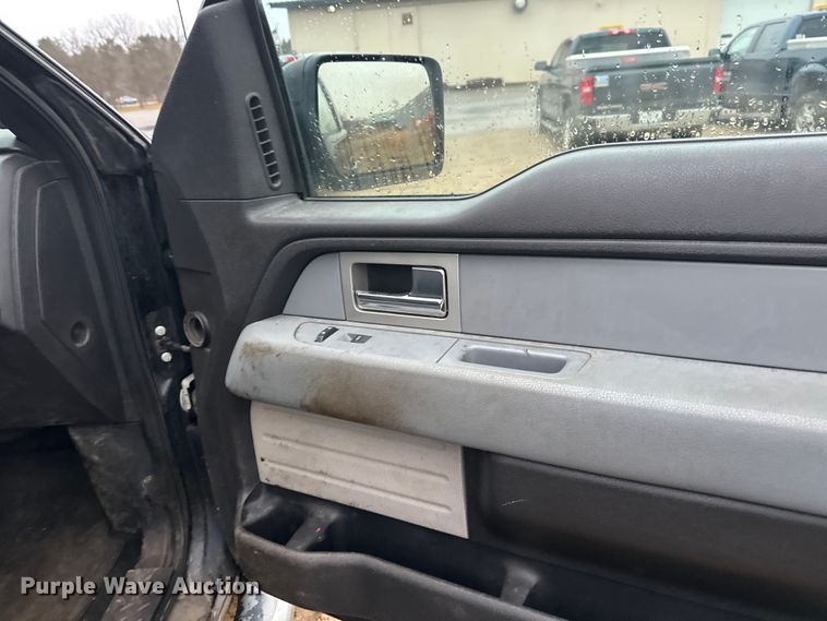 image for item DW4382 2011 Ford F150 XLT SuperCrew pickup truck