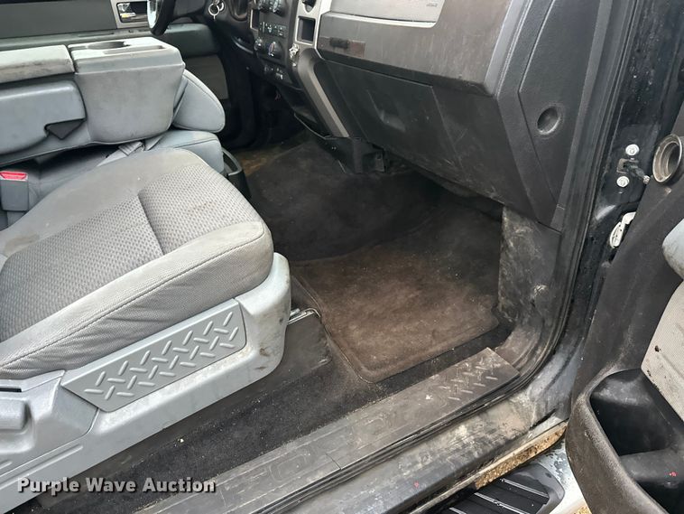 image for item DW4382 2011 Ford F150 XLT SuperCrew pickup truck