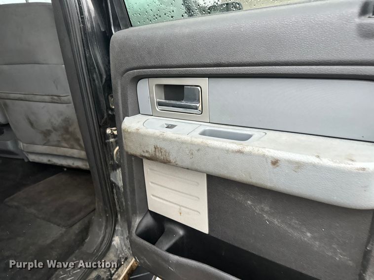 image for item DW4382 2011 Ford F150 XLT SuperCrew pickup truck