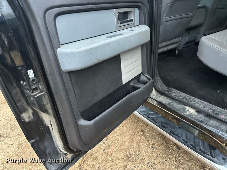 image for item DW4382 2011 Ford F150 XLT SuperCrew pickup truck