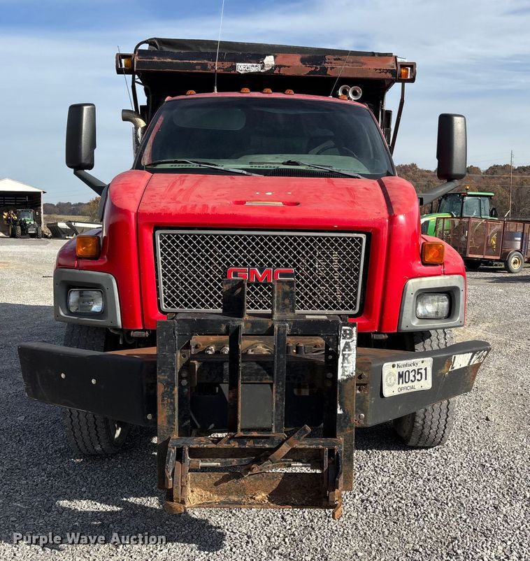 image for item DW7270 2003 GMC C8500 dump truck