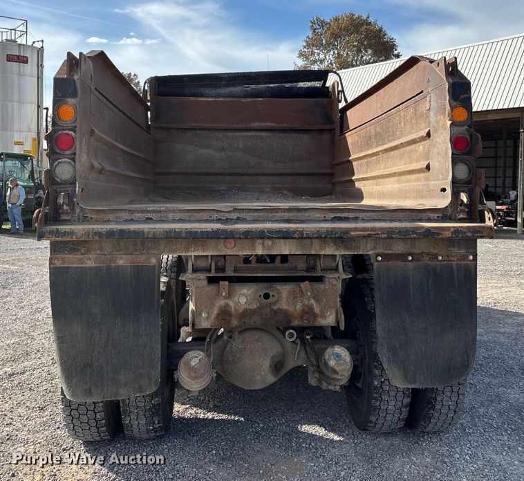 image for item DW7270 2003 GMC C8500 dump truck