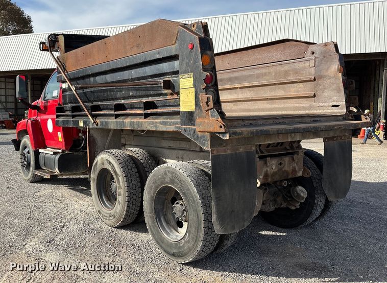 image for item DW7270 2003 GMC C8500 dump truck