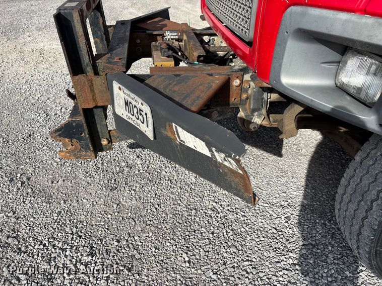 image for item DW7270 2003 GMC C8500 dump truck