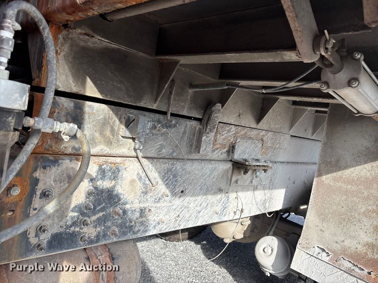 image for item DW7270 2003 GMC C8500 dump truck