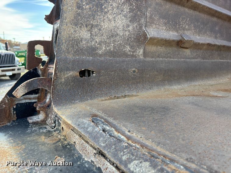 image for item DW7270 2003 GMC C8500 dump truck