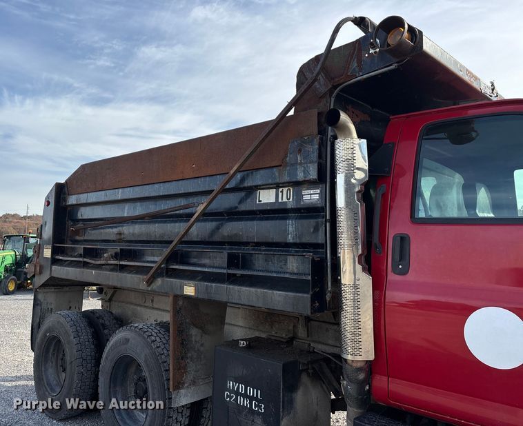 image for item DW7270 2003 GMC C8500 dump truck