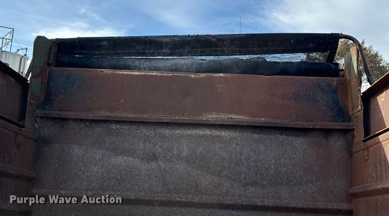 image for item DW7270 2003 GMC C8500 dump truck