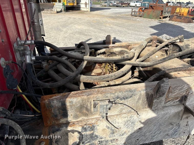 image for item DW7270 2003 GMC C8500 dump truck