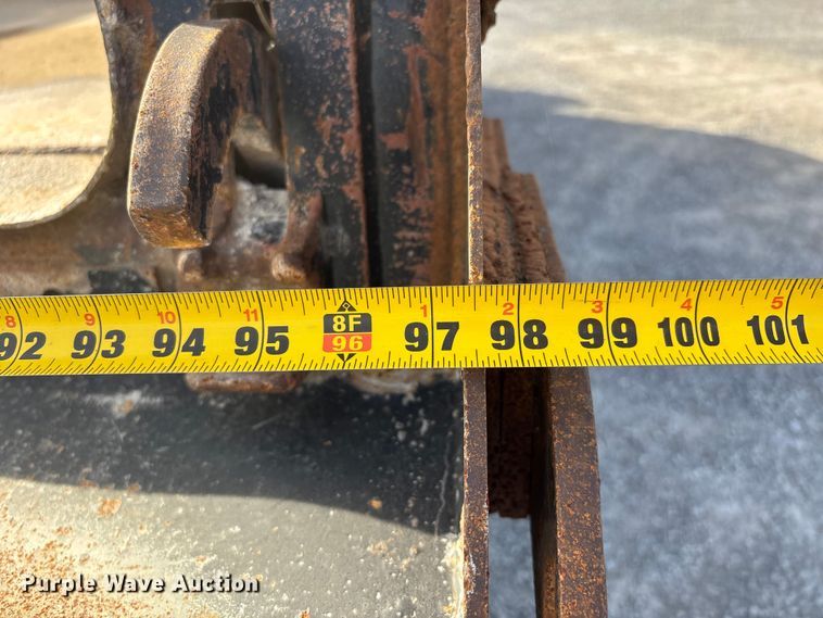 image for item DW7270 2003 GMC C8500 dump truck