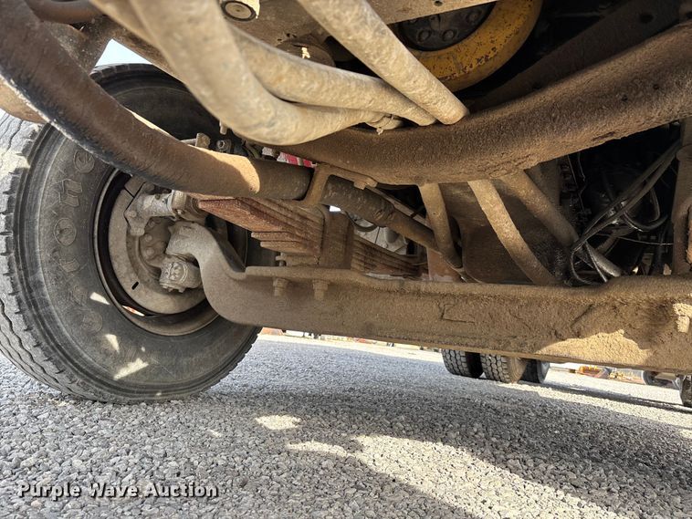 image for item DW7270 2003 GMC C8500 dump truck