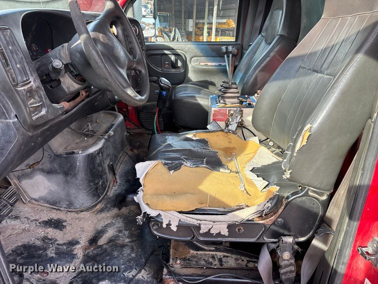 image for item DW7270 2003 GMC C8500 dump truck