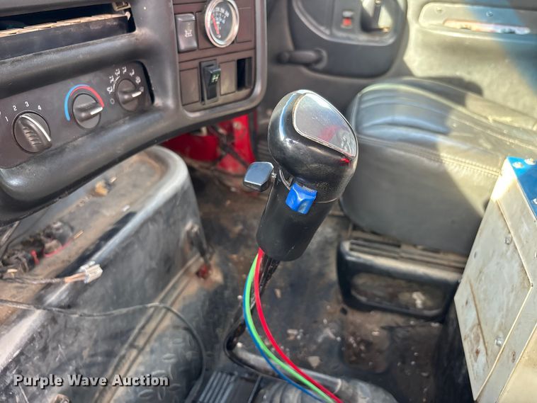 image for item DW7270 2003 GMC C8500 dump truck