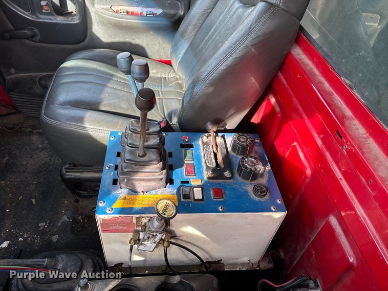 image for item DW7270 2003 GMC C8500 dump truck