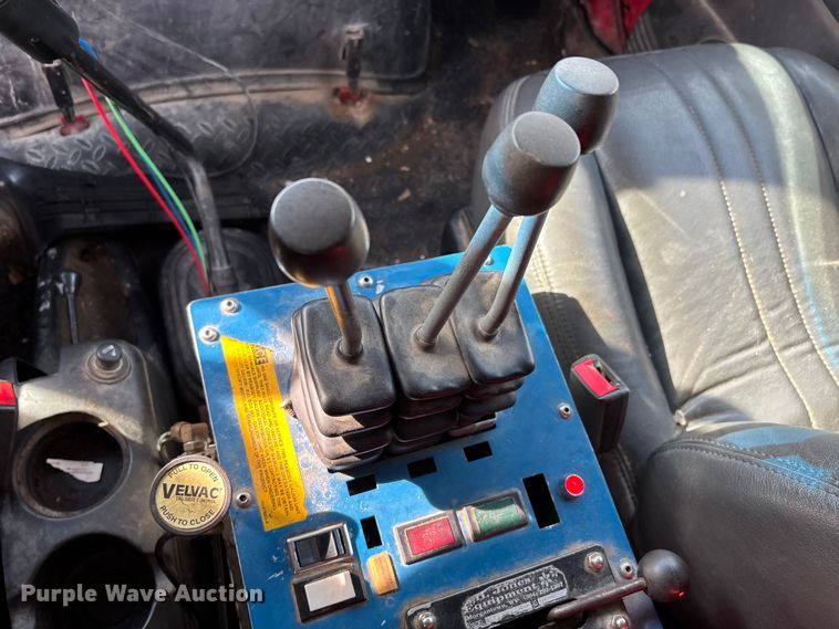 image for item DW7270 2003 GMC C8500 dump truck