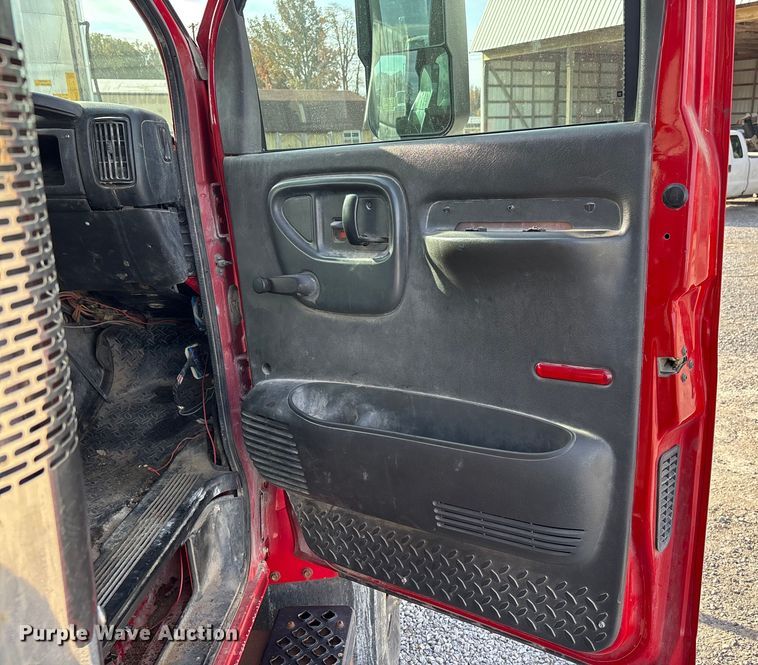 image for item DW7270 2003 GMC C8500 dump truck