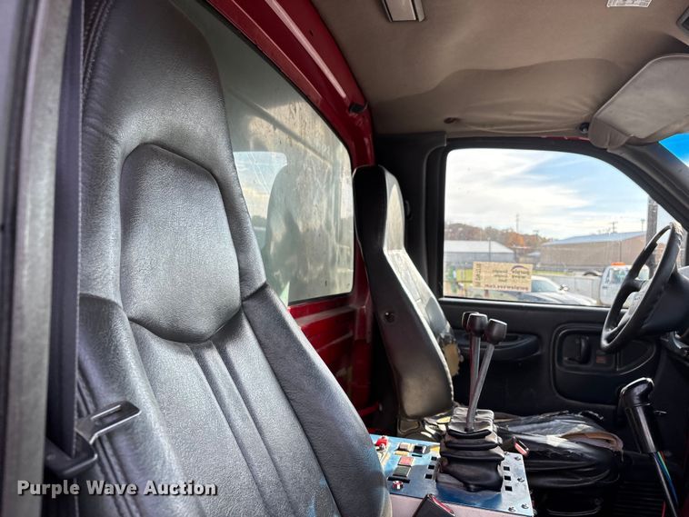 image for item DW7270 2003 GMC C8500 dump truck