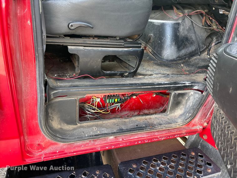 image for item DW7270 2003 GMC C8500 dump truck