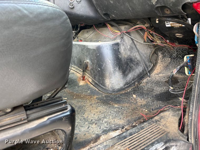 image for item DW7270 2003 GMC C8500 dump truck