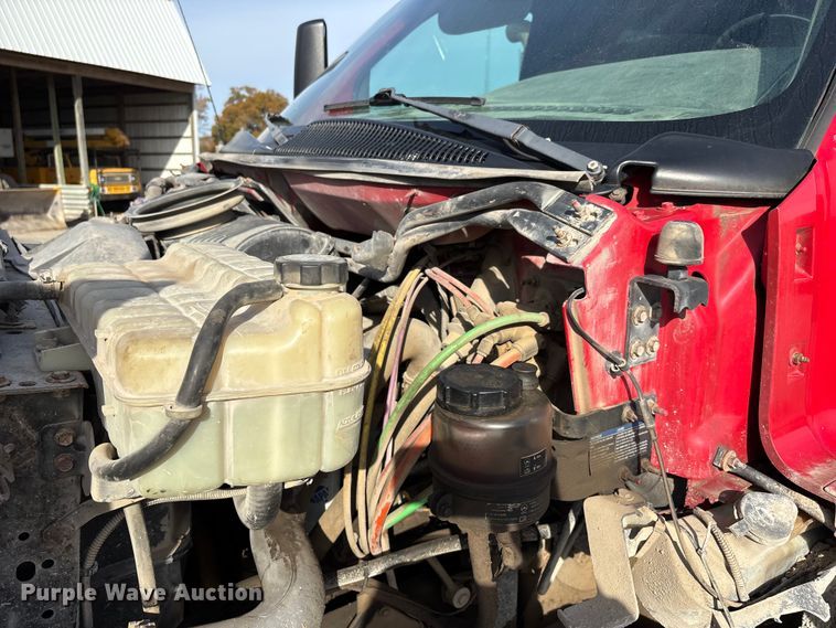 image for item DW7270 2003 GMC C8500 dump truck