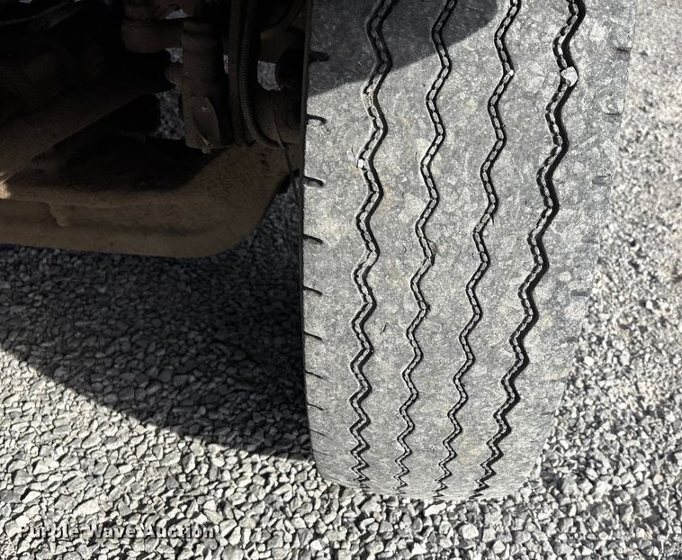 image for item DW7270 2003 GMC C8500 dump truck