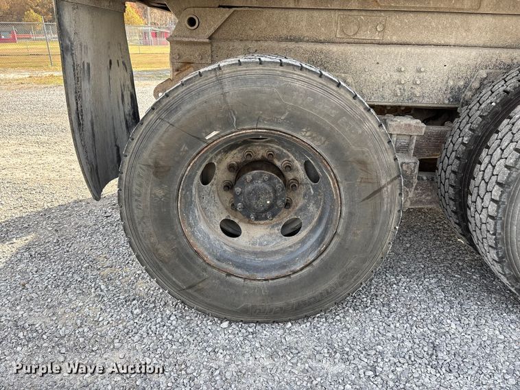 image for item DW7270 2003 GMC C8500 dump truck