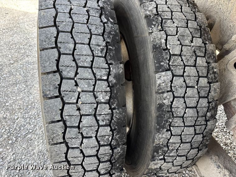 image for item DW7270 2003 GMC C8500 dump truck