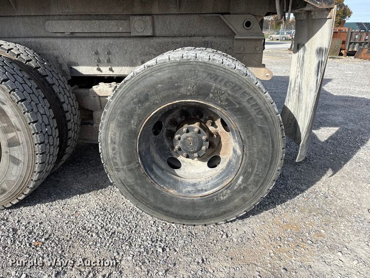 image for item DW7270 2003 GMC C8500 dump truck